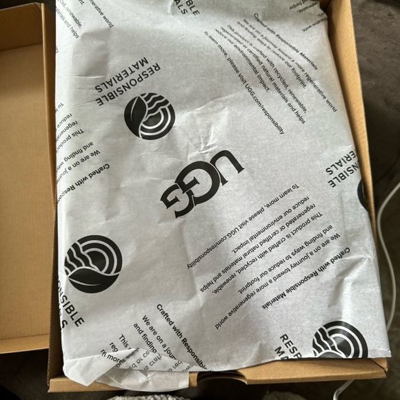 Ugg ultra mini size 8 in chestnut - Picture 8 of 10